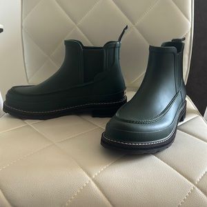 Men’s Chelsea Hunter Rain Boots - Size 8.